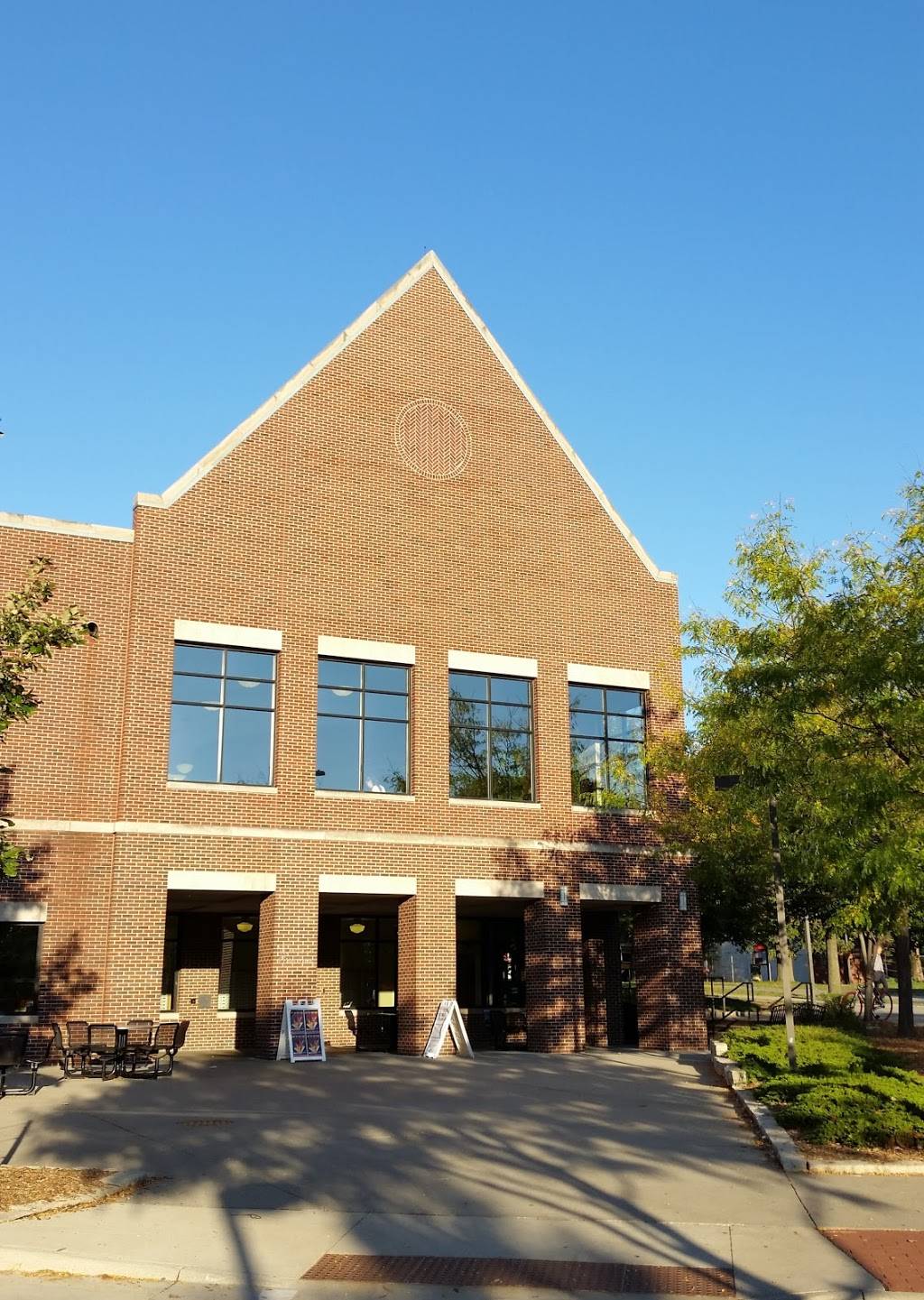 Union Drive Marketplace | restaurant | 207 Beyer Ct, Ames, IA 50011, USA | 5152940082 OR +1 515-294-0082