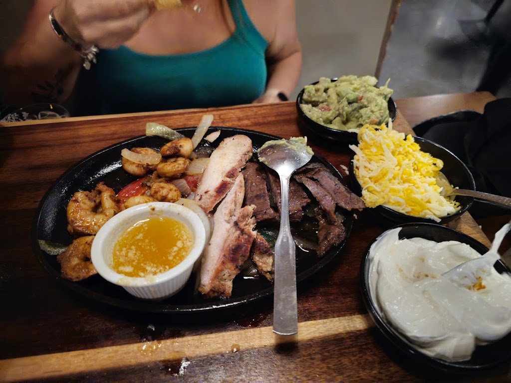 Uncle Julios Naples | restaurant | 2096 9th St N, Naples, FL 34102, USA | 2393065106 OR +1 239-306-5106