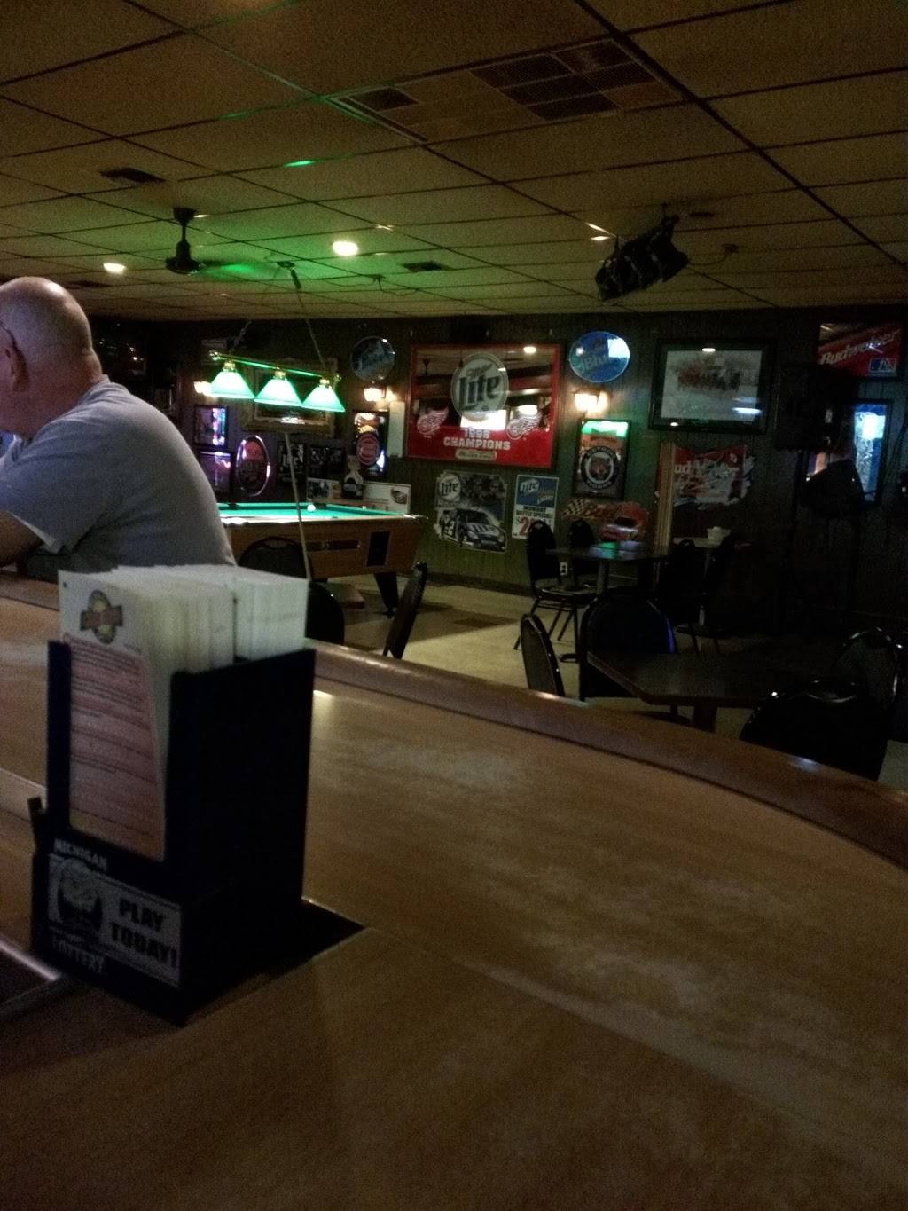 Madison Club Bar | restaurant | 32275 Stephenson Hwy, Madison Heights, MI 48071, USA | 2485884433 OR +1 248-588-4433