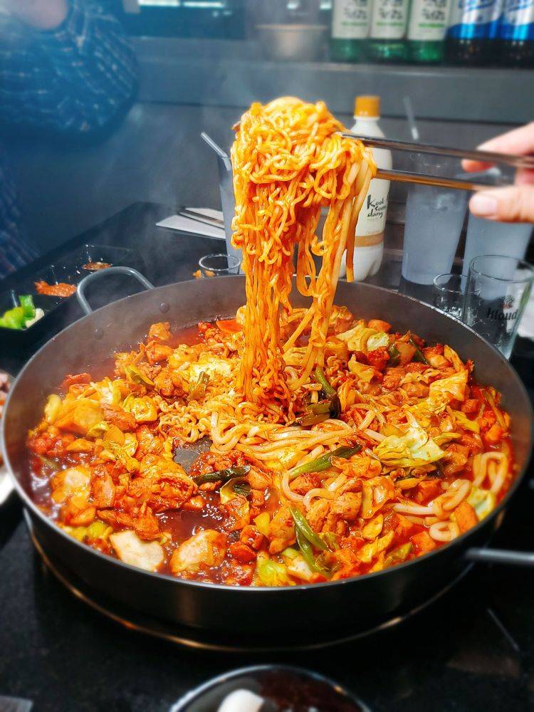 Dekko Chicken & Pork Korean BBQ | restaurant | 14101 St Germain Dr, Centreville, VA 20121, USA | 5716552674 OR +1 571-655-2674