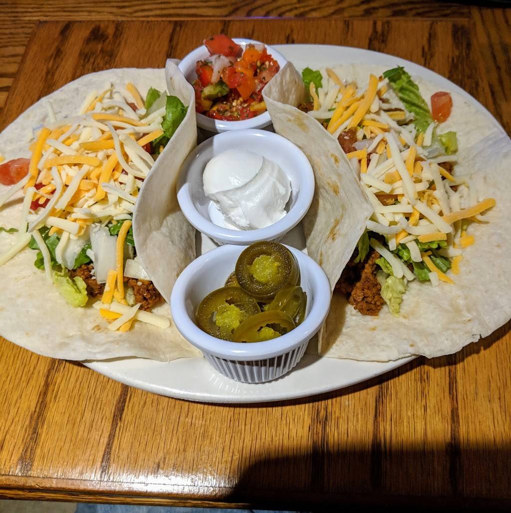 Moonraker Pub & Deck | restaurant | 110 N Jefferson St, Cromwell, IN 46732, USA | 2608562013 OR +1 260-856-2013