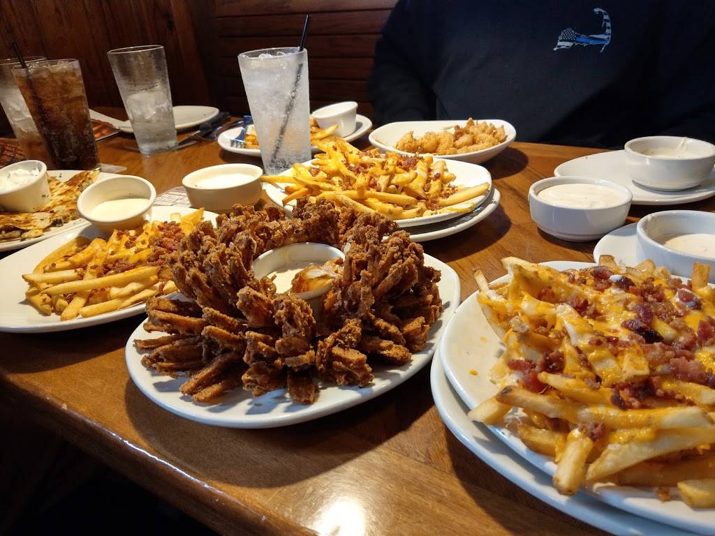 Outback Steakhouse | restaurant | 145 Pelham St # 147, Methuen, MA 01844, USA | 9786861122 OR +1 978-686-1122