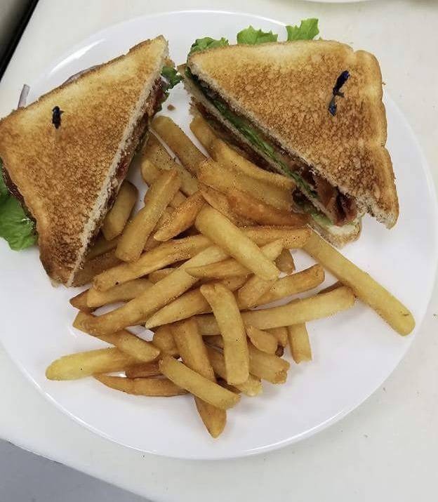 Fly IN Cafe | restaurant | 581 S Airport St, Terre Haute, IN 47803, USA | 8122299992 OR +1 812-229-9992