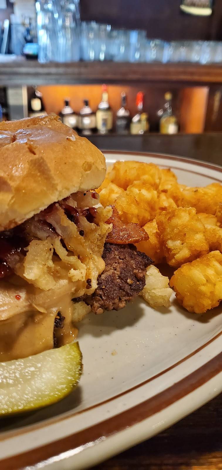 Shooters Neighborhood Grill & Bar | restaurant | 311 E McKay St, Frontenac, KS 66763, USA | 6203085983 OR +1 620-308-5983