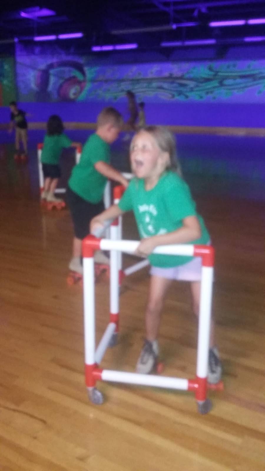 Hot Skates | meal takeaway | 241 Casco Dr, Avon, IN 46123, USA | 3172720873 OR +1 317-272-0873