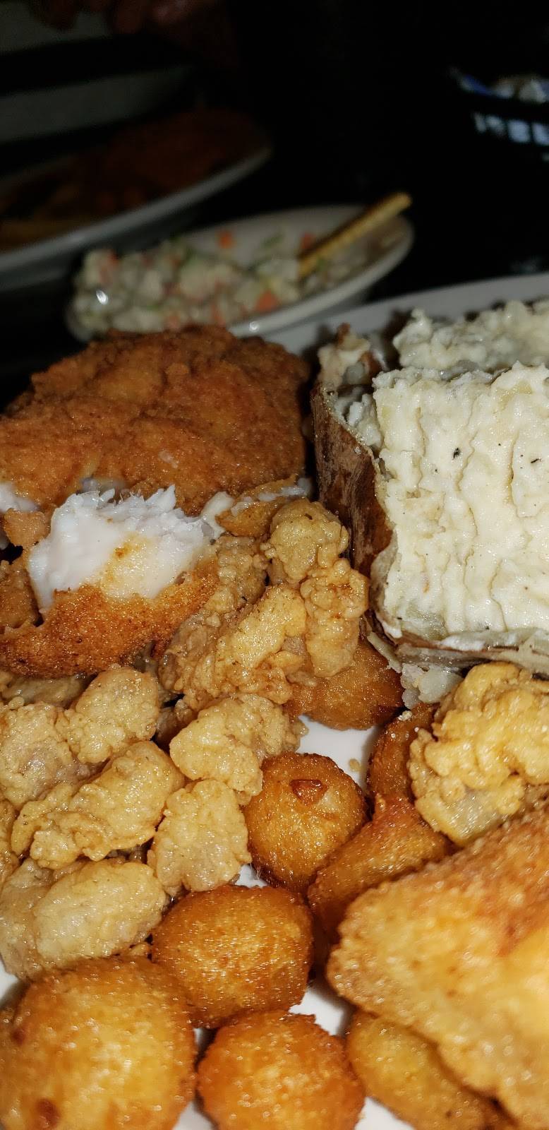 Fishtales | restaurant | 696 US-58 ALT, Norton, VA 24273, USA | 2766791651 OR +1 276-679-1651