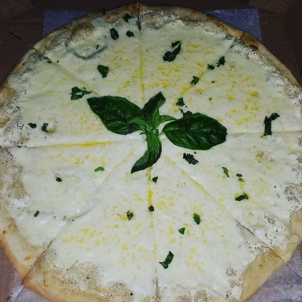 Luccas Pizza | restaurant | 122 N Main St, Herkimer, NY 13350, USA | 3152195558 OR +1 315-219-5558