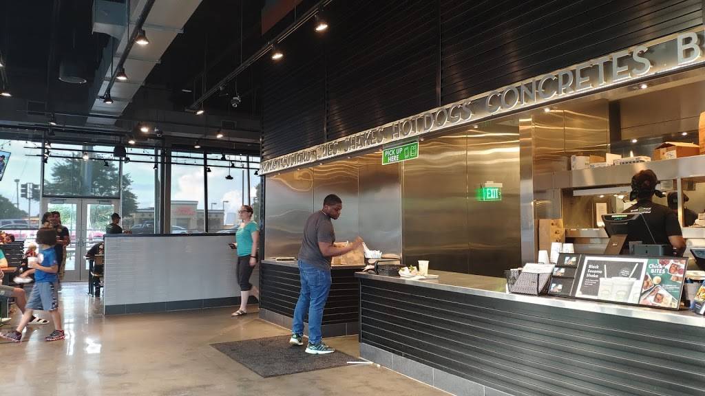 Shake Shack | restaurant | 296 Constitution Dr, Virginia Beach, VA 23462, USA | 7574274480 OR +1 757-427-4480