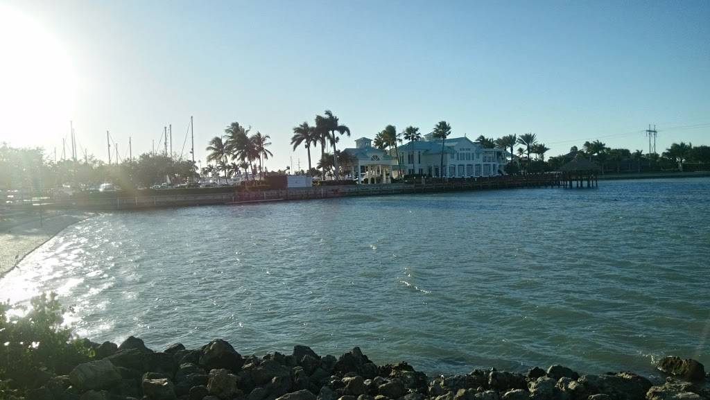 Marco Island Yacht Club | restaurant | 1400 N Collier Blvd, Marco Island, FL 34145, USA | 2393940199 OR +1 239-394-0199