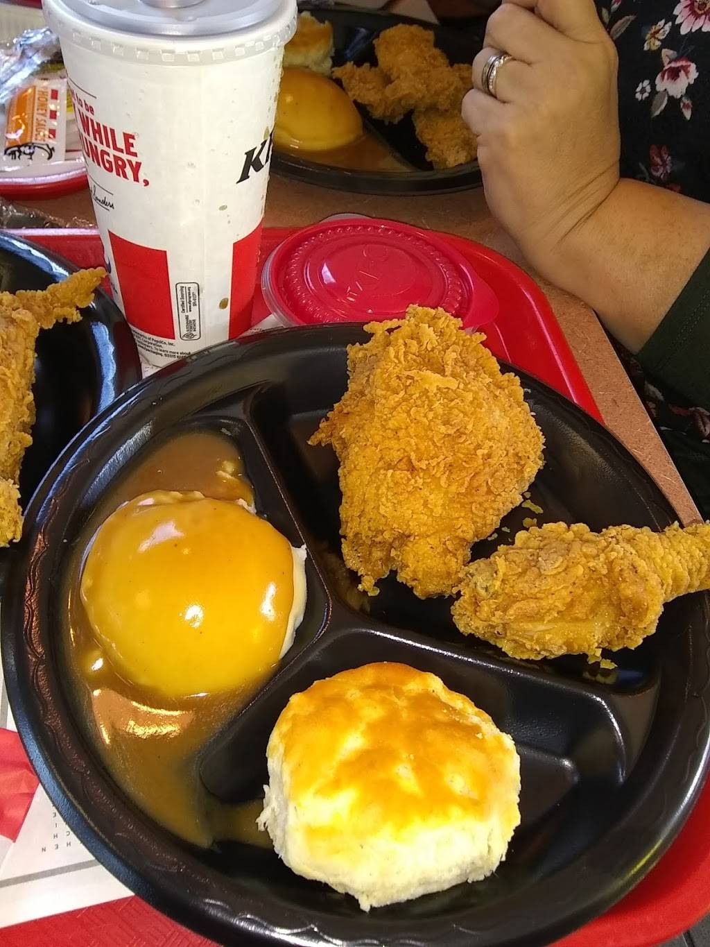 KFC | restaurant | 720 E Front St, Traverse City, MI 49686, USA | 2319473100 OR +1 231-947-3100