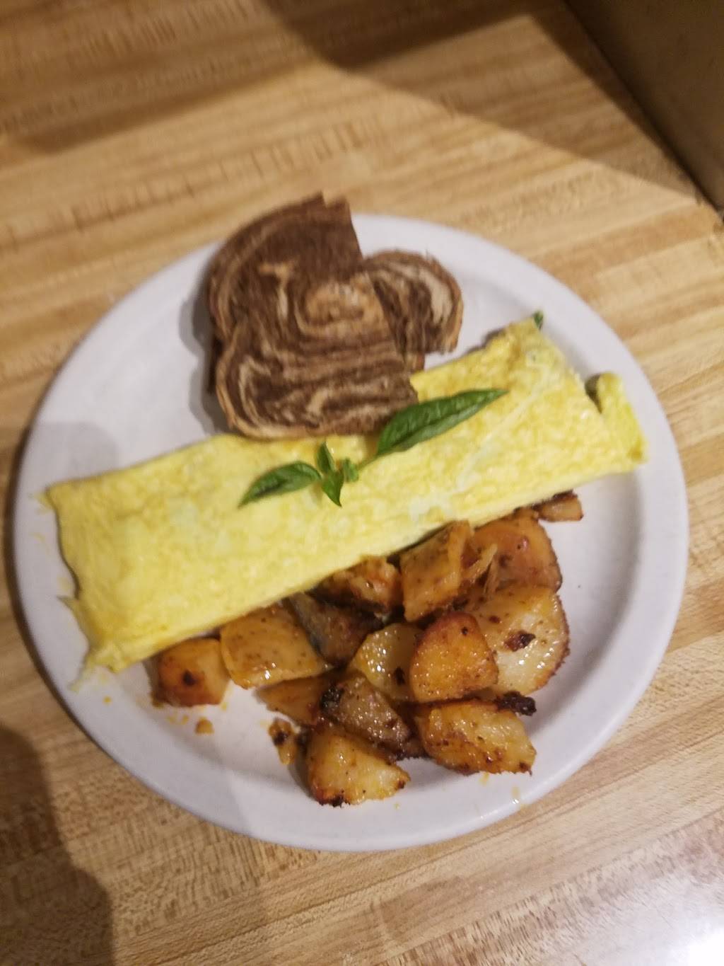 Yankee Village Restaurant | restaurant | 63 Southwick Rd, Westfield, MA 01085, USA | 4135721224 OR +1 413-572-1224