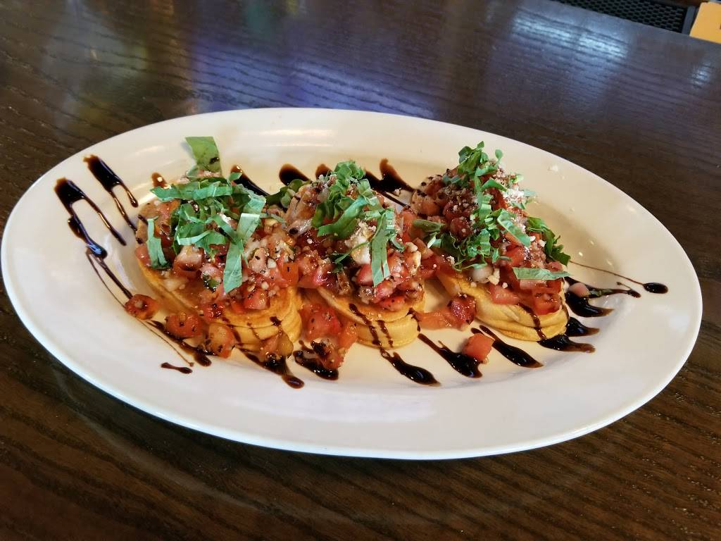 Carmines Restaurant and Bar | restaurant | 9900 Valley Creek Rd, Woodbury, MN 55125, USA | 6517304500 OR +1 651-730-4500