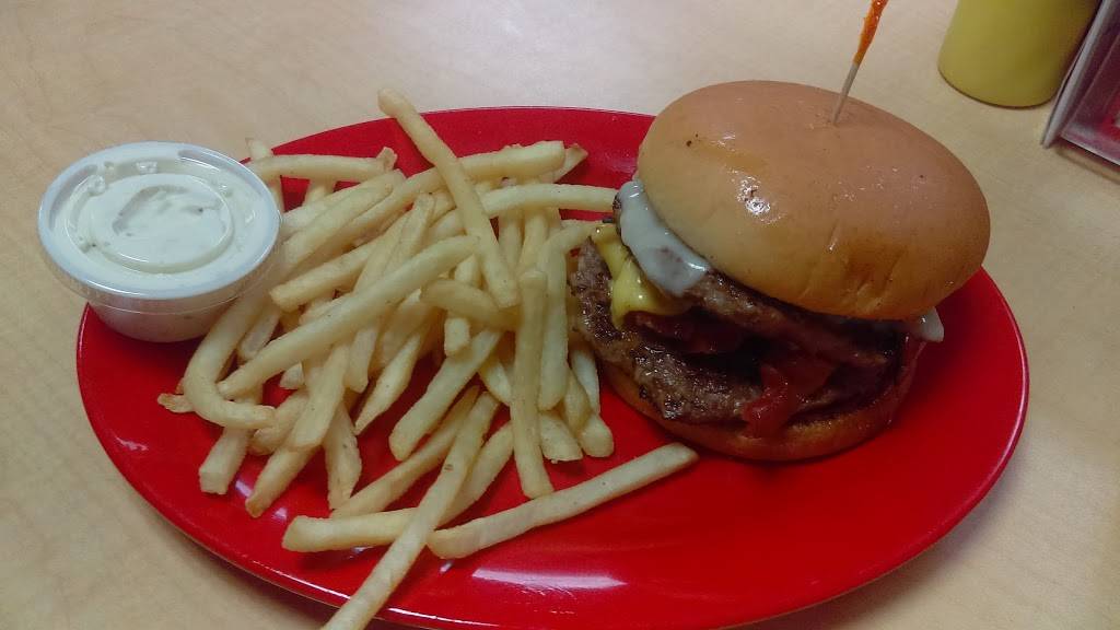 G&L Chili Dogs | meal takeaway | 771 W Sherman Blvd, Norton Shores, MI 49441, USA | 2317331505 OR +1 231-733-1505