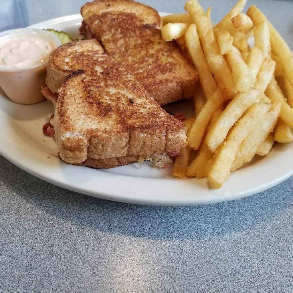 Papous Place | restaurant | 67240 Main St, Richmond, MI 48062, USA | 5867271199 OR +1 586-727-1199