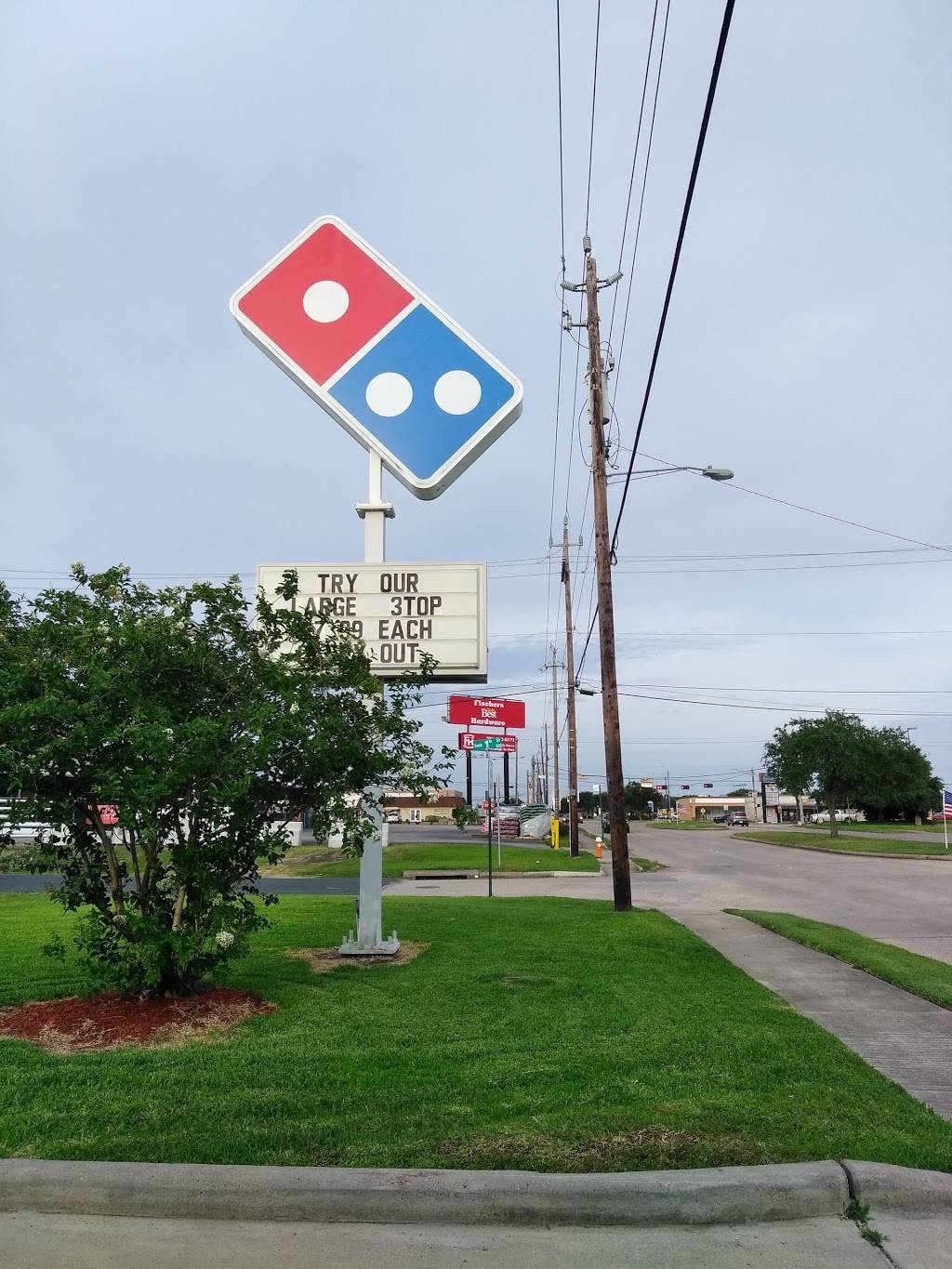 Dominos Pizza | meal delivery | 200 W Fairmont Pkwy, La Porte, TX 77571, USA | 2814701167 OR +1 281-470-1167