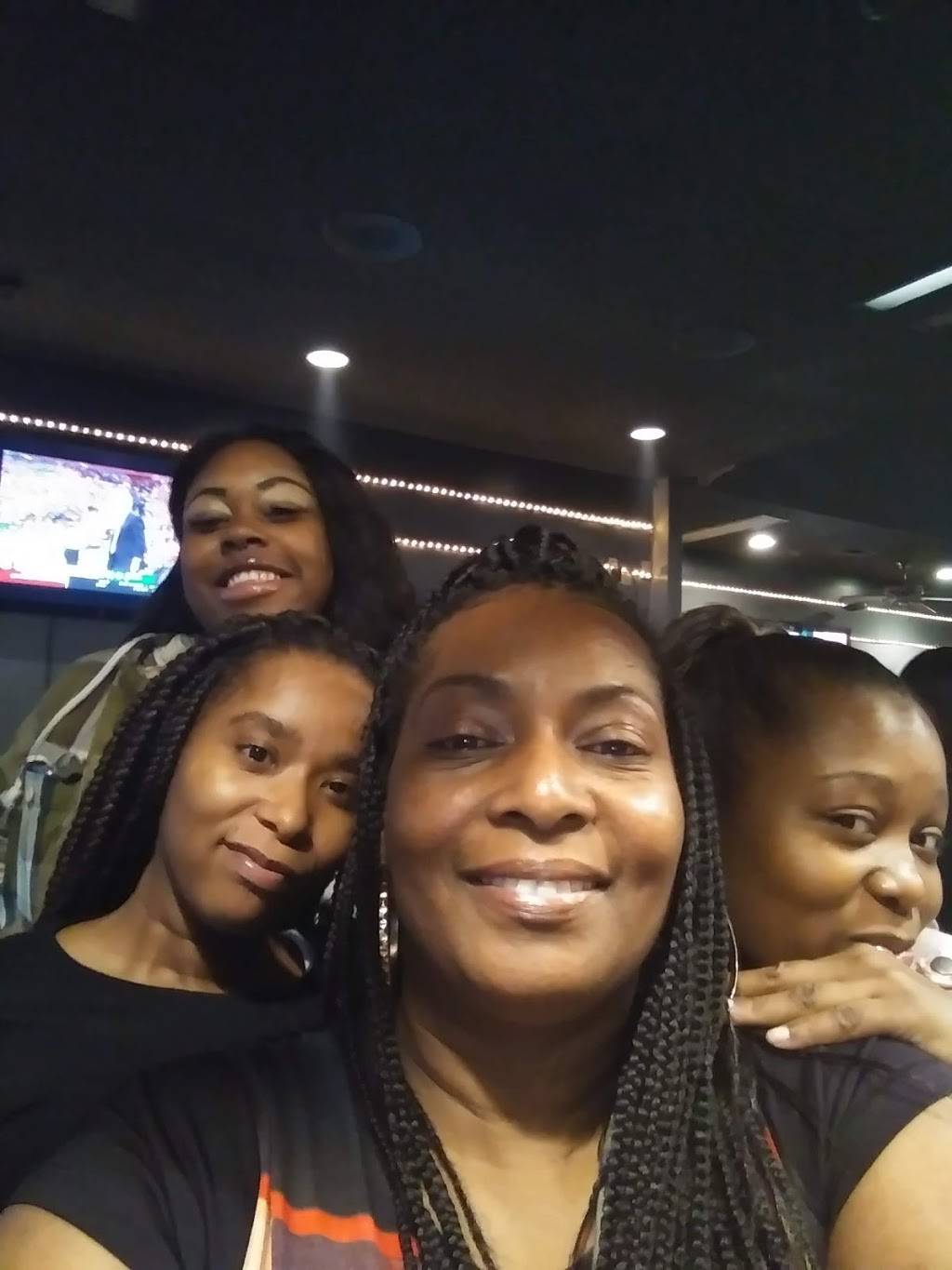 Hawaiian Isle | restaurant | 1542 Elvis Presley Blvd, Memphis, TN 38106, USA | 9015904588 OR +1 901-590-4588