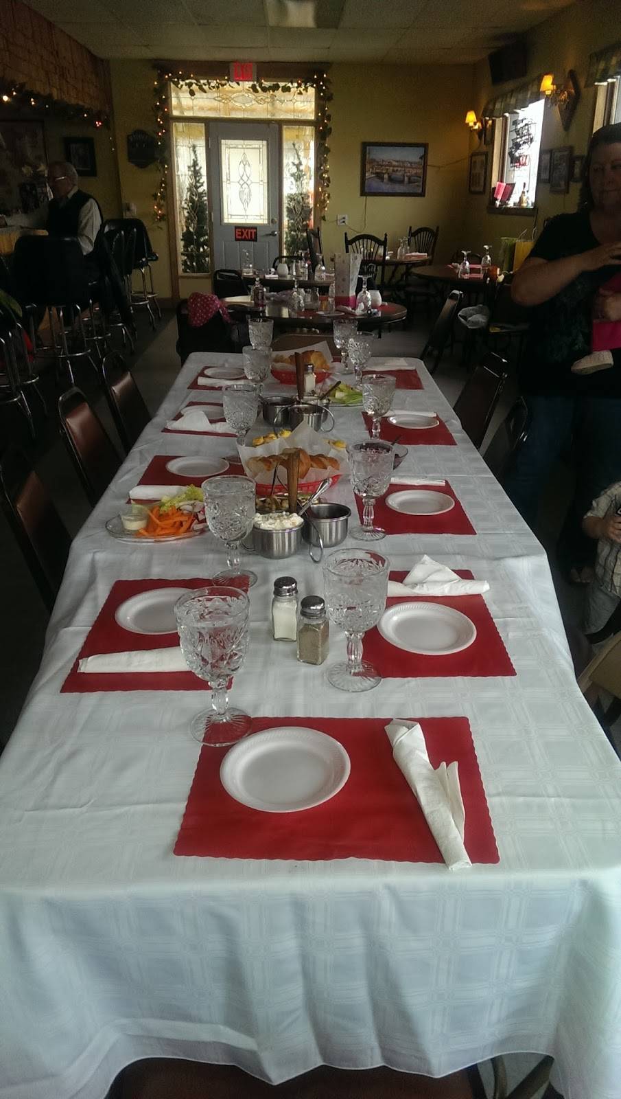 C and M Crossroads | restaurant | D3295 County Hwy M, Stratford, WI 54484, USA | 7153871482 OR +1 715-387-1482