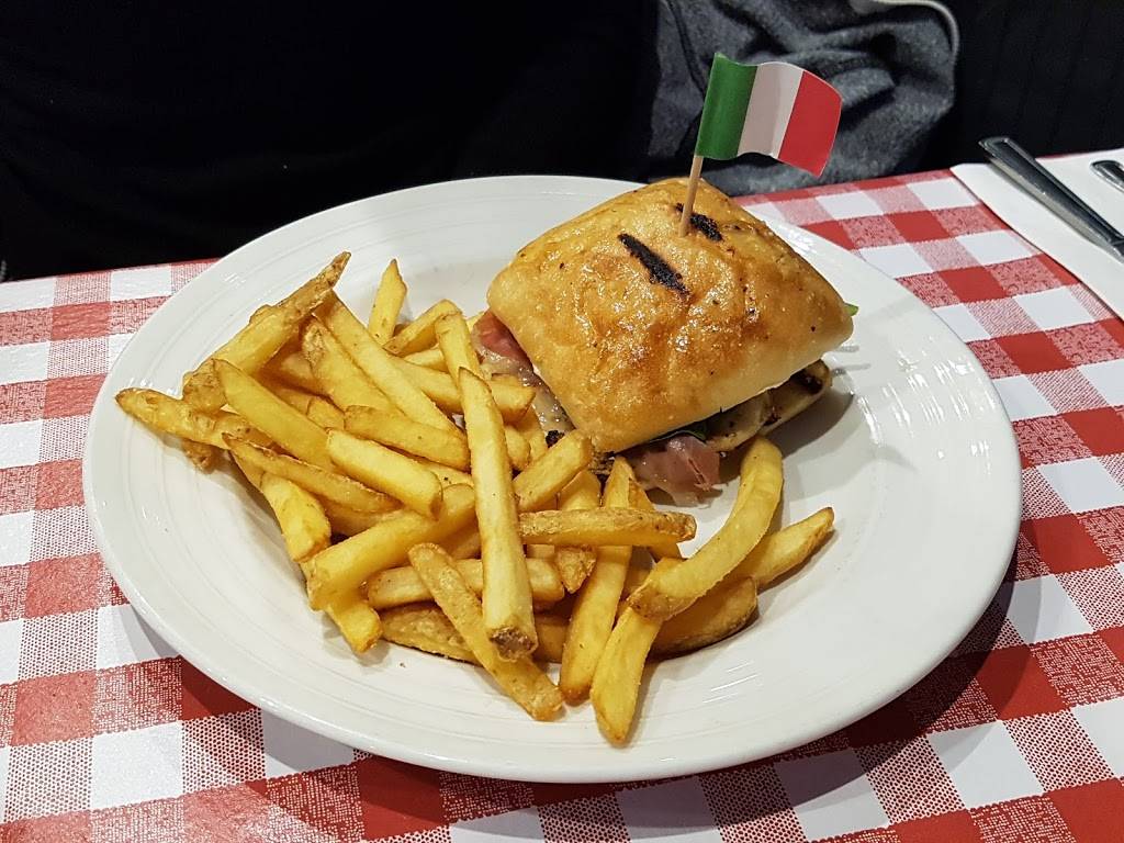 East Side Mario’s | restaurant | 3802 Innes Rd, Ottawa, ON K1T 1W3, Canada | 6135900408 OR +1 613-590-0408