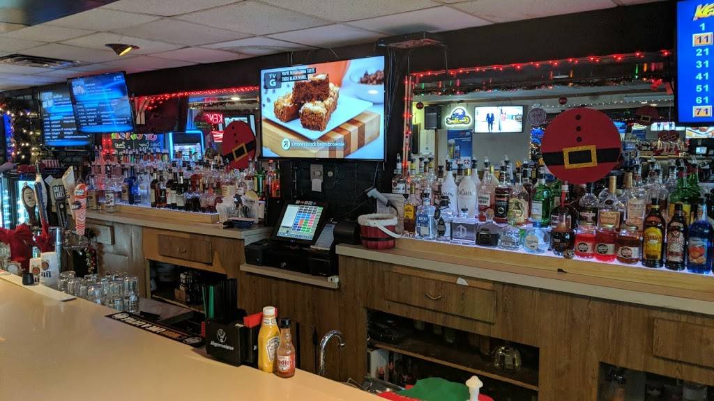 The Locker Room Bar & Grill | restaurant | 1003 W Royalton Rd, Cleveland, OH 44147, USA | 4402300760 OR +1 440-230-0760