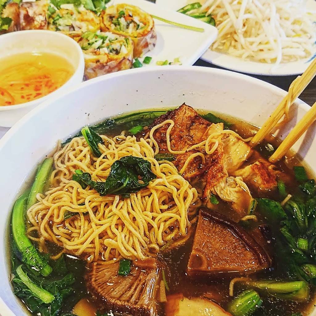 Golden Flower Veggie Vietnamese Restaurant | restaurant | 14942 Bushard St, Westminster, CA 92683, USA | 6572660388 OR +1 657-266-0388