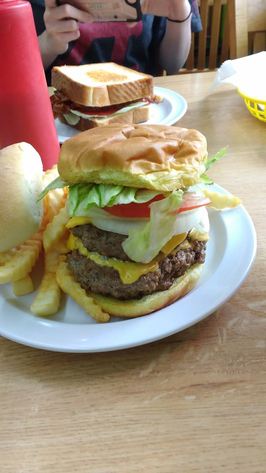 Marcellas Farm to Fork | restaurant | 216 Cedar Rapids Rd, Mt Vernon, KY 40456, USA | 6062562000 OR +1 606-256-2000