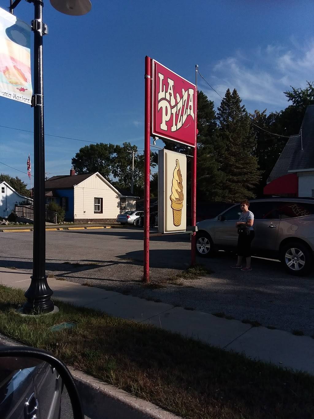 La Pizza | restaurant | 709 W Midland Rd, Auburn, MI 48611, USA | 9896624491 OR +1 989-662-4491