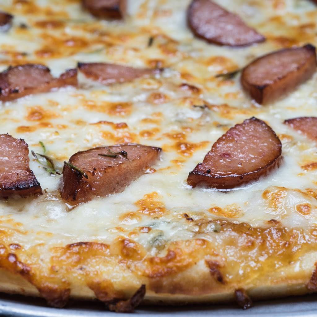 Puccinis Smiling Teeth Pizza & Pasta | restaurant | 2510 Harleston St, Carmel, IN 46032, USA | 3177329542 OR +1 317-732-9542