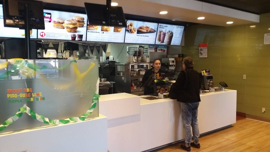 McDonalds | cafe | 11420 Deerfield Dr, Truckee, CA 96161, USA | 5305873880 OR +1 530-587-3880