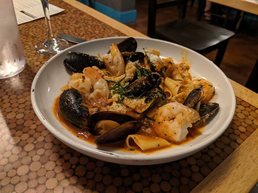 Reefers Gastropub | restaurant | 105 Palm Ave, Islamorada, FL 33036, USA | 3054251980 OR +1 305-425-1980