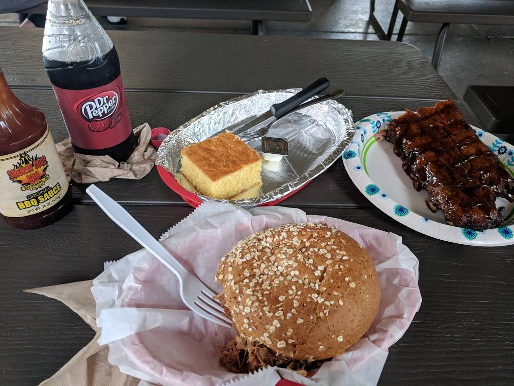 Smokin Coop BBQ Pit | restaurant | 2022 US-20 BUS, Belvidere, IL 61008, USA | 8157425761 OR +1 815-742-5761