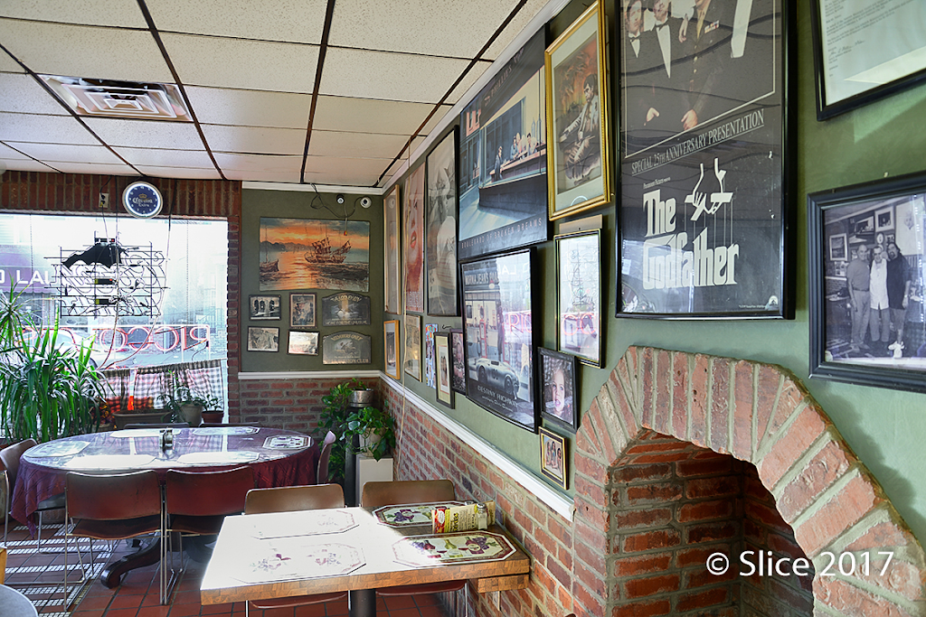 Piccolos Pizza & Liquors | restaurant | 913 Main St, Paterson, NJ 07503, USA | 9737424608 OR +1 973-742-4608
