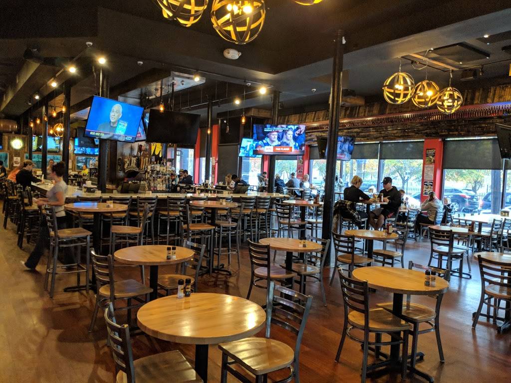Thirsty Moose Taphouse Manchester | restaurant | 795 Elm St, Manchester, NH 03101, USA | 6037922337 OR +1 603-792-2337