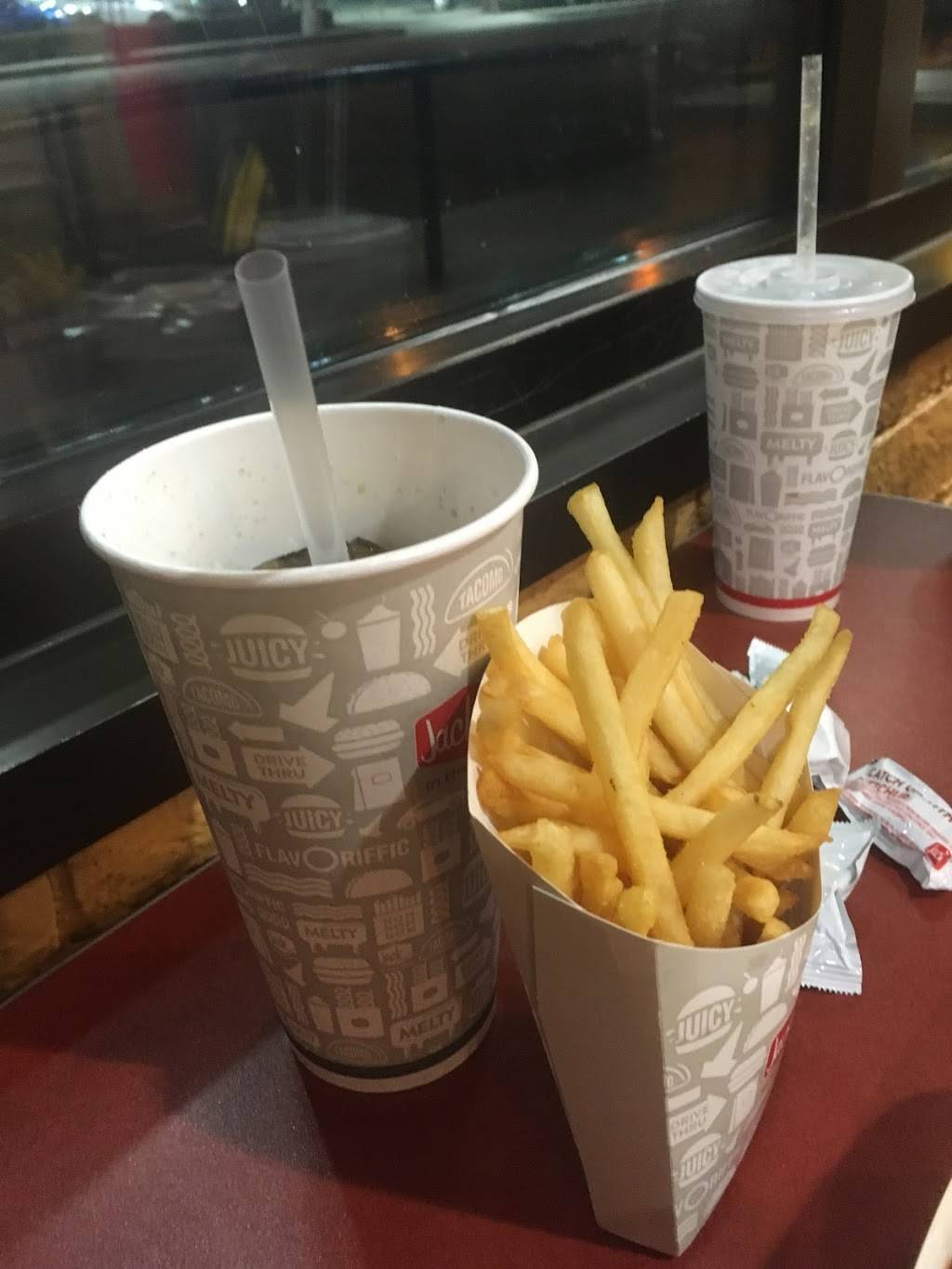 Jack in the Box | restaurant | 802 Santa Monica Blvd, Santa Monica, CA 90401, USA | 3104583584 OR +1 310-458-3584