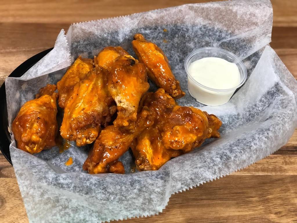 Smittys Pub | restaurant | 445 Bay St, Taunton, MA 02780, USA | 7744092994 OR +1 774-409-2994