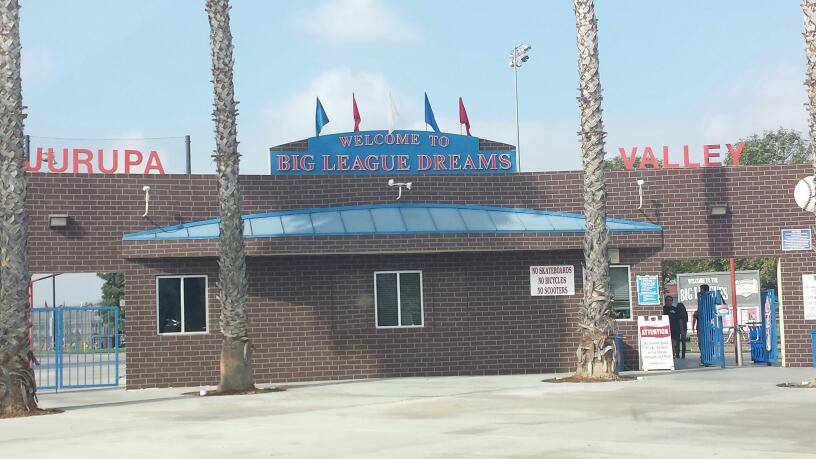 Big League Dreams | restaurant | 10550 Cantu-Galleano Ranch Rd, Mira Loma, CA 91752, USA | 9516856900 OR +1 951-685-6900