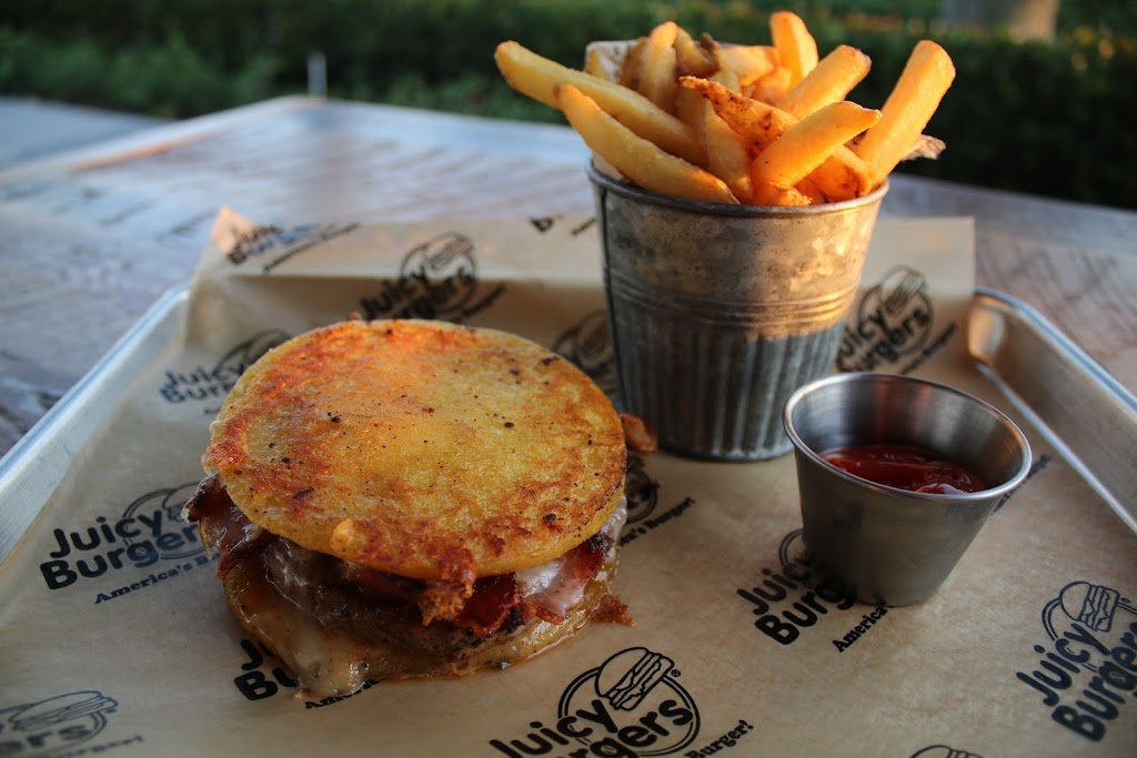 Juicy Burgers | restaurant | 9135 SW 162nd Ave #104, Miami, FL 33196, USA | 7865362056 OR +1 786-536-2056