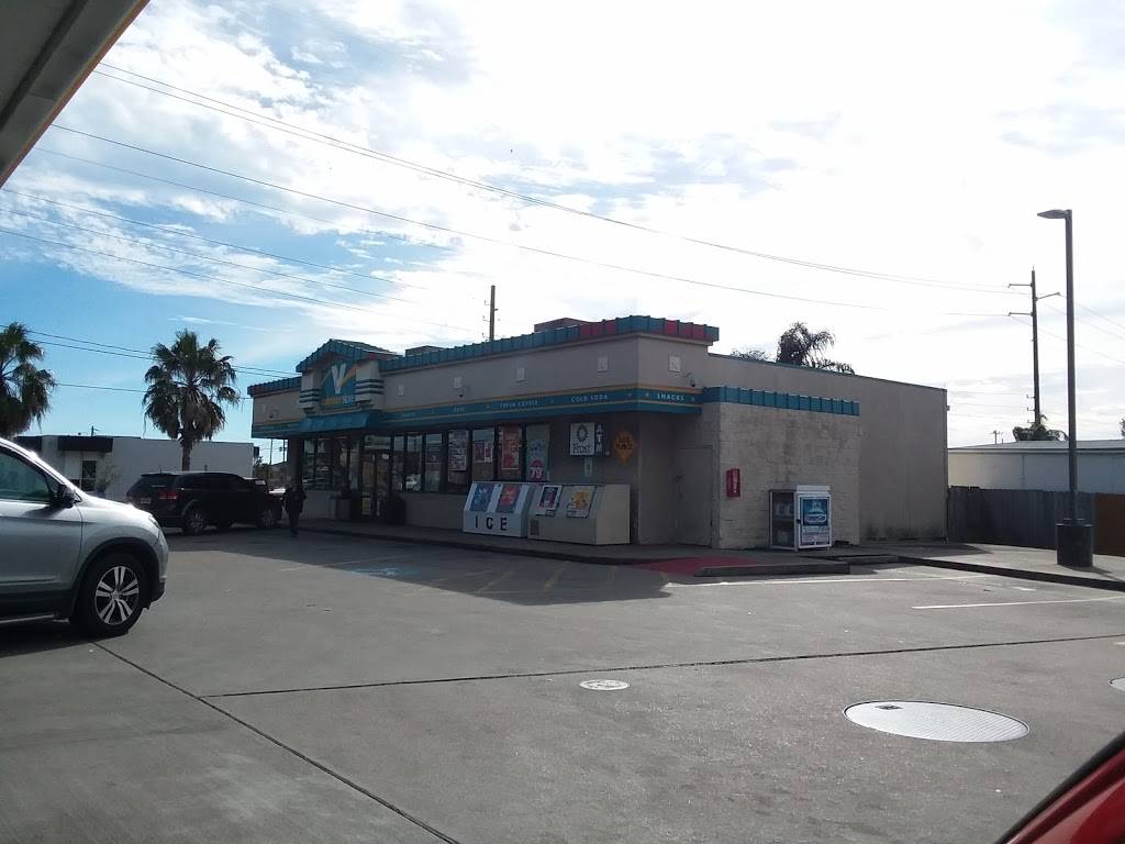 Circle K | cafe | 1927 61st St, Galveston, TX 77551, USA | 4097403723 OR +1 409-740-3723