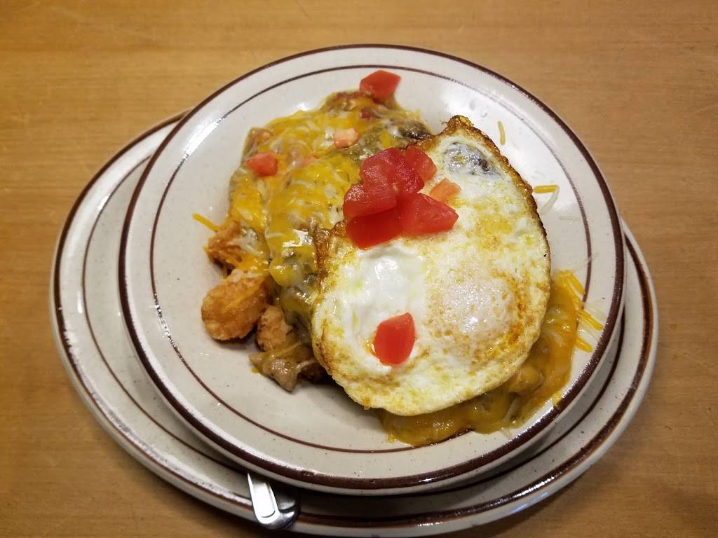 Malones Clubhouse Grill | restaurant | West Town Center, 14455 W 64th Ave Unit G, Arvada, CO 80004, USA | 3039401800 OR +1 303-940-1800