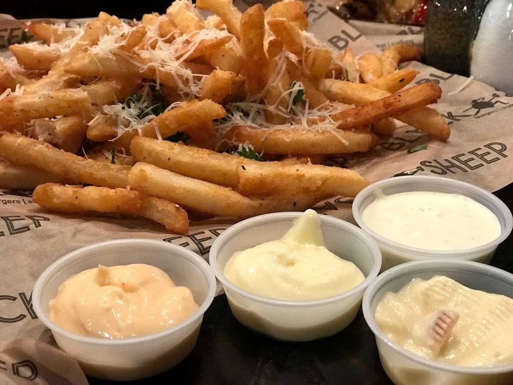 Black Sheep Burgers and Shakes | restaurant | 2160 W Chesterfield St, Springfield, MO 65807, USA | 4173680227 OR +1 417-368-0227
