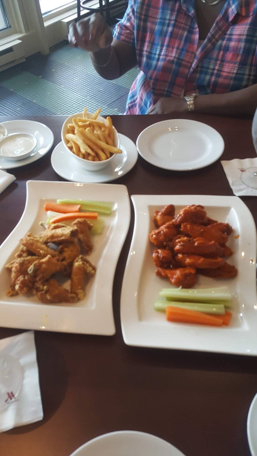 1401 West | restaurant | 1401 22nd St, Oak Brook, IL 60523, USA | 6305738555 OR +1 630-573-8555