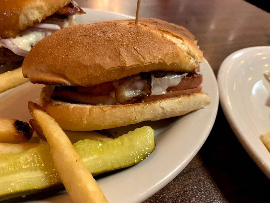 Sophias Restaurant | restaurant | 749 Military Rd, Buffalo, NY 14216, USA | 7164479661 OR +1 716-447-9661