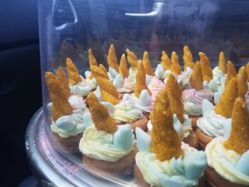 Sundays Mini Donuts And Ice Cream | bakery | 35265 US Hwy 19 N, Palm Harbor, FL 34684, USA | 7272860202 OR +1 727-286-0202