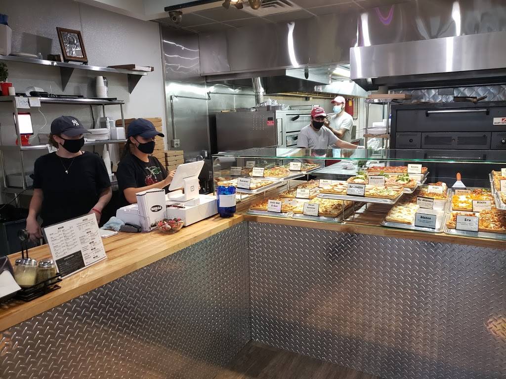 Nonnas 1977 Bell Blvd | restaurant | 39-26 Bell Blvd, Queens, NY 11361, USA | 7186311977 OR +1 718-631-1977