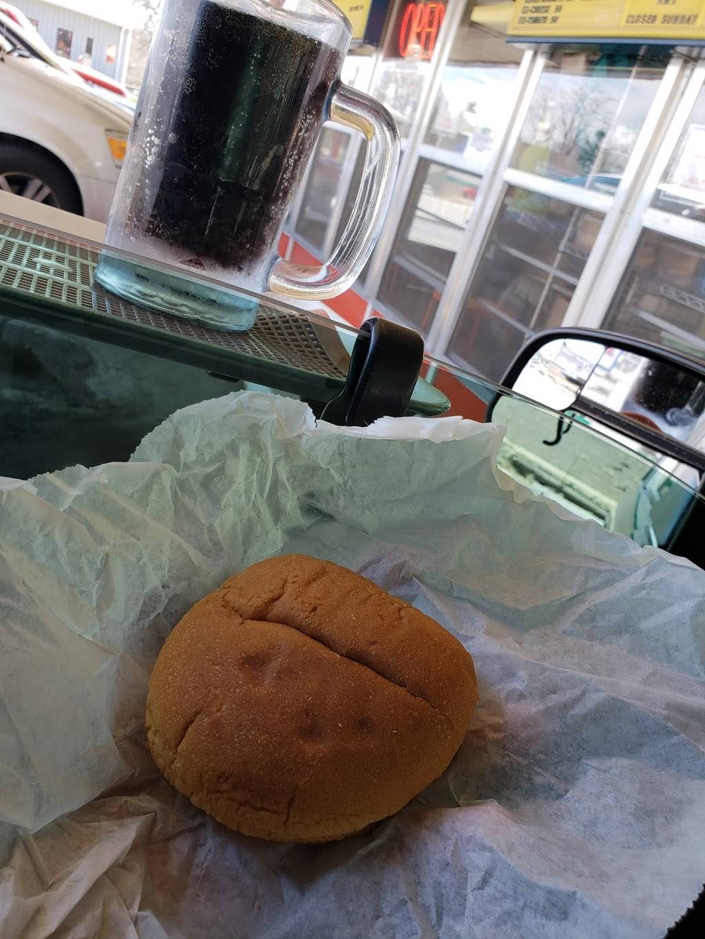 Mugs-Up Root Beer | restaurant | 700 East 23rd St S, Independence, MO 64055, USA | 8162547040 OR +1 816-254-7040