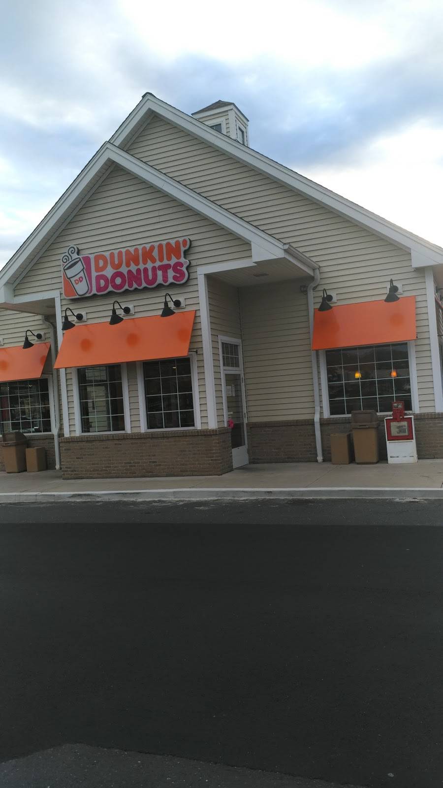 Dunkin | bakery | 1046 N Colony Rd, Wallingford, CT 06492, USA | 2036265452 OR +1 203-626-5452
