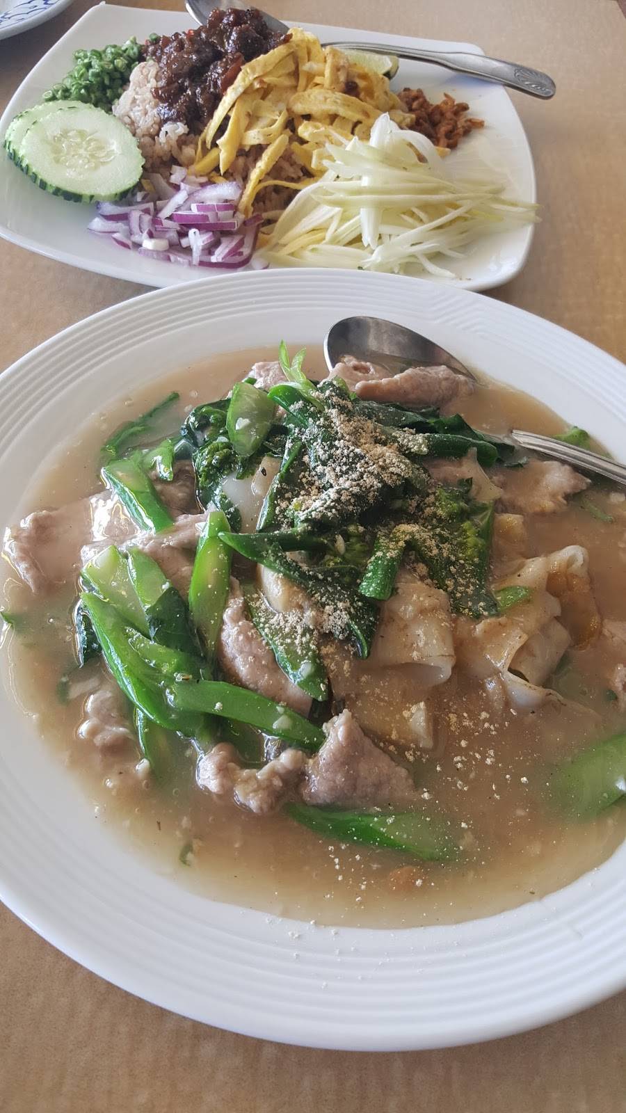 Thailand Plaza | restaurant | 5321 Hollywood Blvd, Los Angeles, CA 90027, USA | 3239939000 OR +1 323-993-9000