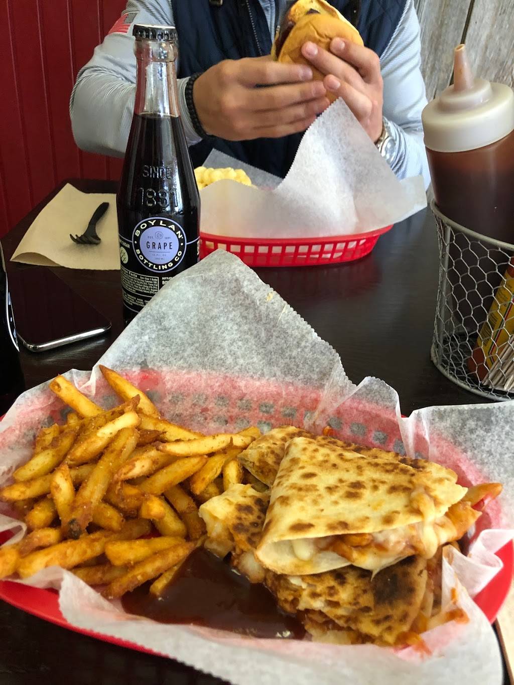 Smokin Wolf BBQ & More | meal takeaway | 199 Pantigo Rd, East Hampton, NY 11937, USA | 6316046470 OR +1 631-604-6470