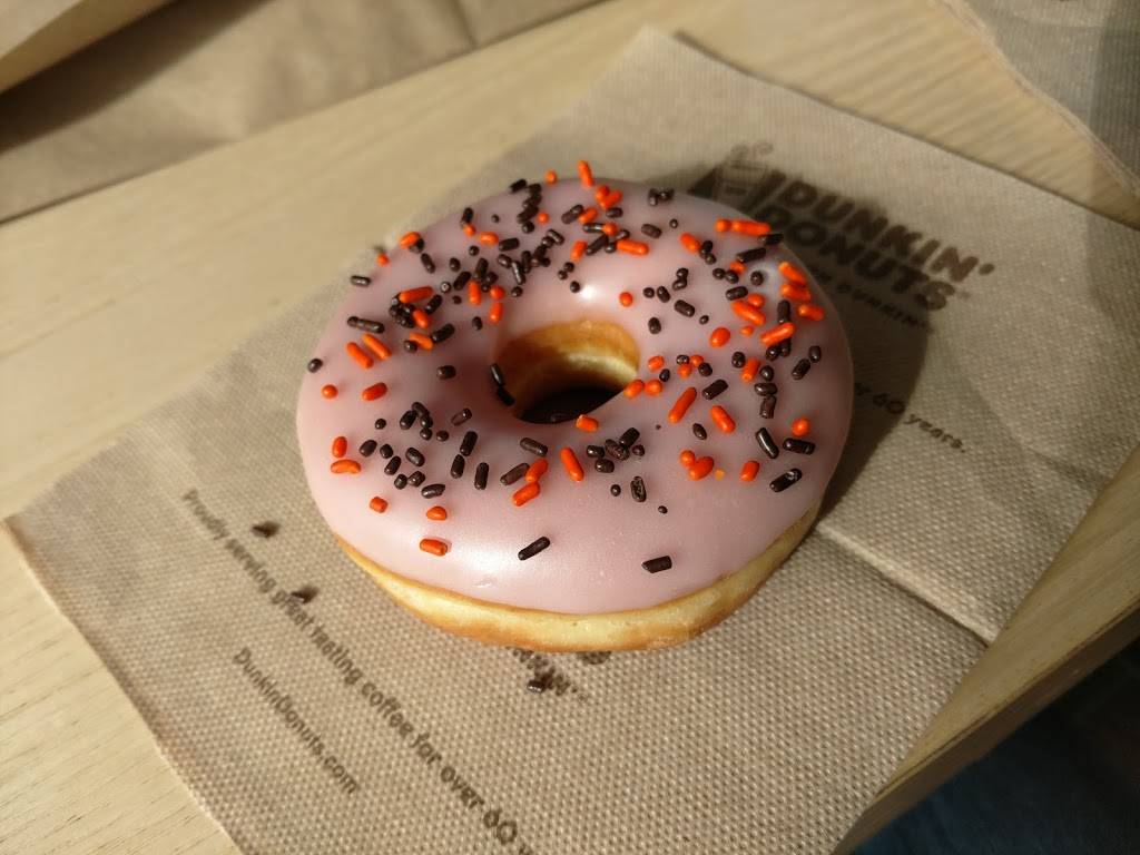 Dunkin | bakery | 540 Tucker Rd, Tehachapi, CA 93561, USA | 6618221418 OR +1 661-822-1418