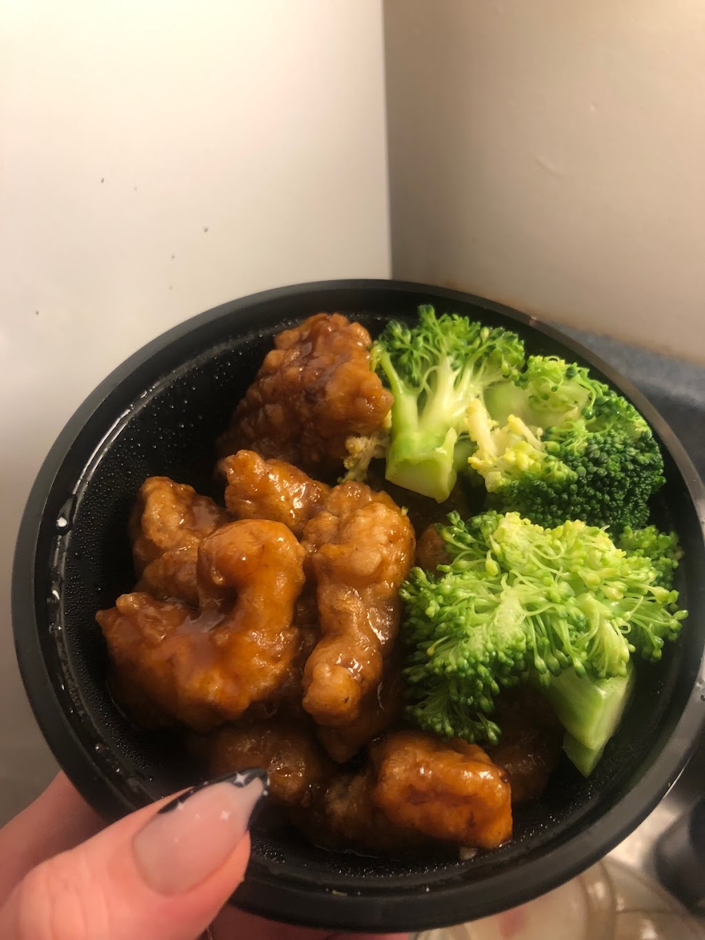 Golden Dragon Takeout | meal takeaway | 5260 Rodman St, Philadelphia, PA 19143, USA | 2159214305 OR +1 215-921-4305