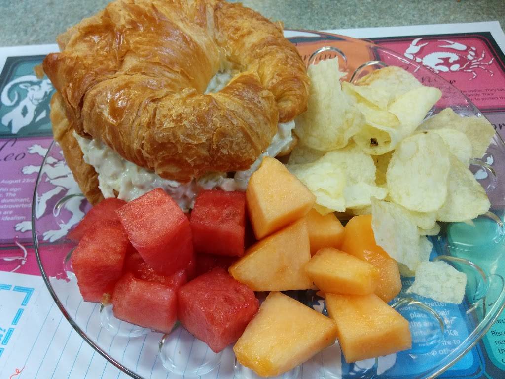 Country Corral Restaurant | restaurant | 280 E North Village Dr A, Shipshewana, IN 46565, USA | 2607684589 OR +1 260-768-4589